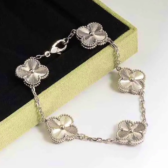 Silver Flower Bracelet Clover - Picture 4 of 4